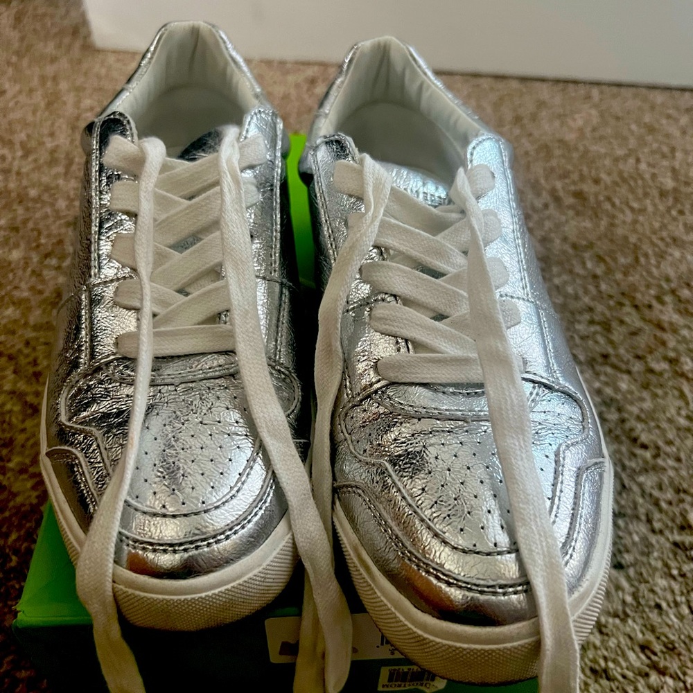Sam Edelman silver casual sneakers